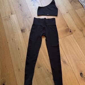 SET Active dark brown set both small and bottom workout set